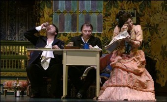 sc&egrave;ne du th&eacute;&acirc;tre de J&eacute;r&ocirc;me Deschamps et Macha Make&iuml;eff