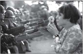 La Fille &agrave; la Fleur de Marc Riboud