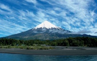 Volcan Osrono, situ&eacute; dans la R&eacute;gion des Lacs au Sud du Chili, au bord du Lac llanquihue. Photo Sonja Fagnan |Fotolia. 