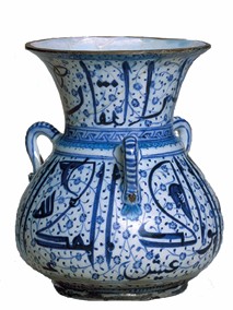 Lampe de mosqu&eacute;e en c&eacute;ramique dIznik (Anatolie, 16e si&egrave;cle)