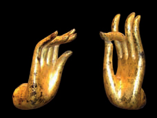 Détails de mains  de diverses statues de Bouddha