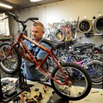 302-06ateliers-espoir-rep-velos-ph-c-motsch